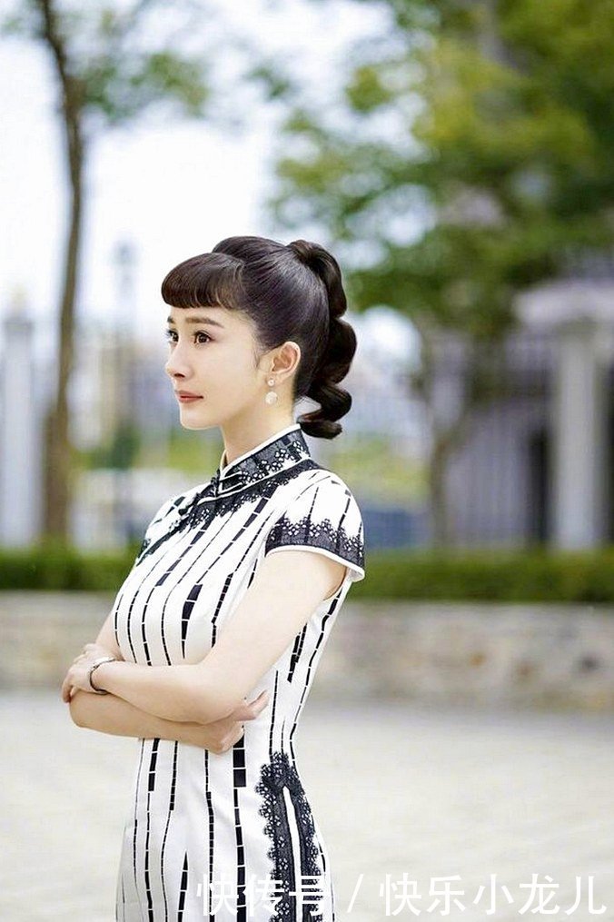  让本人|黄色卫衣搭配小脚牛仔裤，大方自然