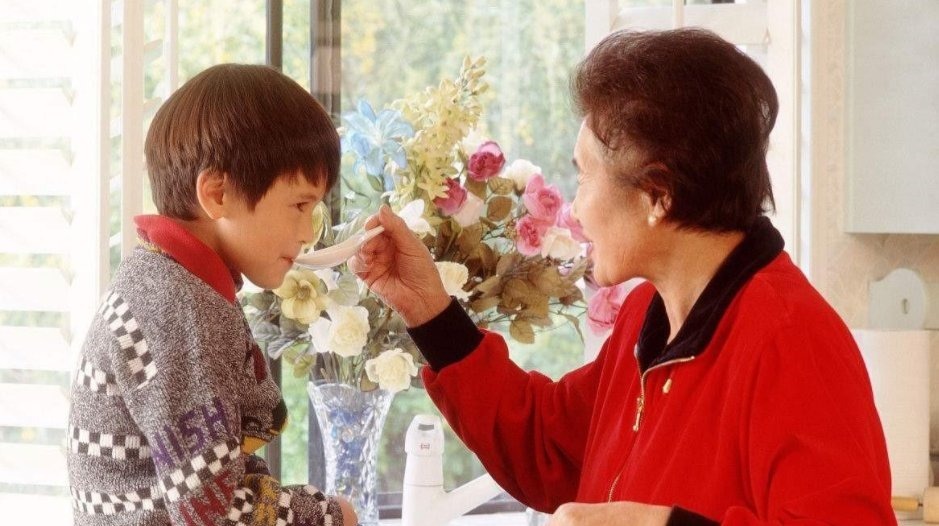 义务|“凭什么姥姥带我,老了享福的却是奶奶”,爸爸的回答令人深思