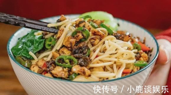 买挂面时，不管价格多少，只要认准包装上两行字，都不会买错