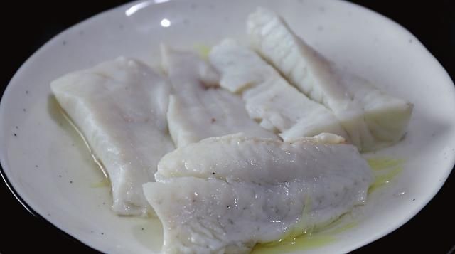 天冷碰到这鱼别手软,做上一道菜,暖胃又暖身,营养极高