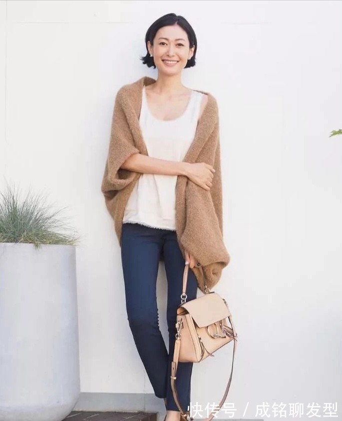选用|过了四十岁的女人更要注重衣品,试试这三种减龄搭配,优雅又高级
