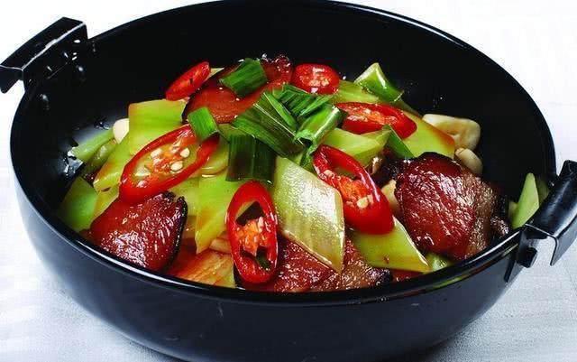 美食推荐莴笋焖腊肉,腐竹拌黄瓜,香椿拌黄豆,米酒鸡翅