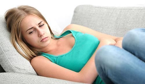 早期症状|45岁后“宫颈癌”高爆发，女性身体提前3次“警告”，千万别大意