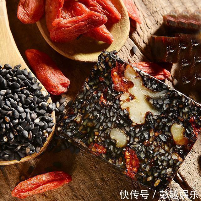 女人|女人不想老,想皮肤白净有弹性,就常吃这几种不起眼的食物