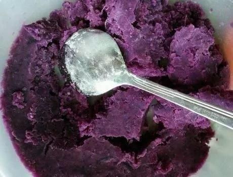 一款甜点，不用烤箱不用油炸，香甜又细腻