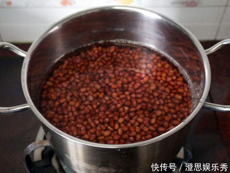 学会|煮红豆时别再提前用水泡了,学会这个小技巧,红豆开花更迅速