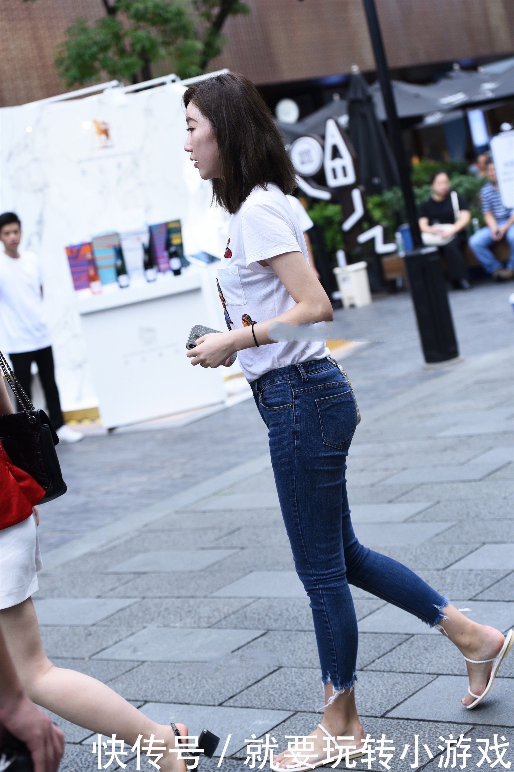 牛仔裤|短袖配牛仔裤,简单大方,而且两个都是很百搭的衣服