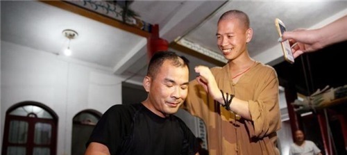 邵云&他放弃上亿身家皈依佛门,父母妻儿苦苦相劝,刘景崇:我已经放下