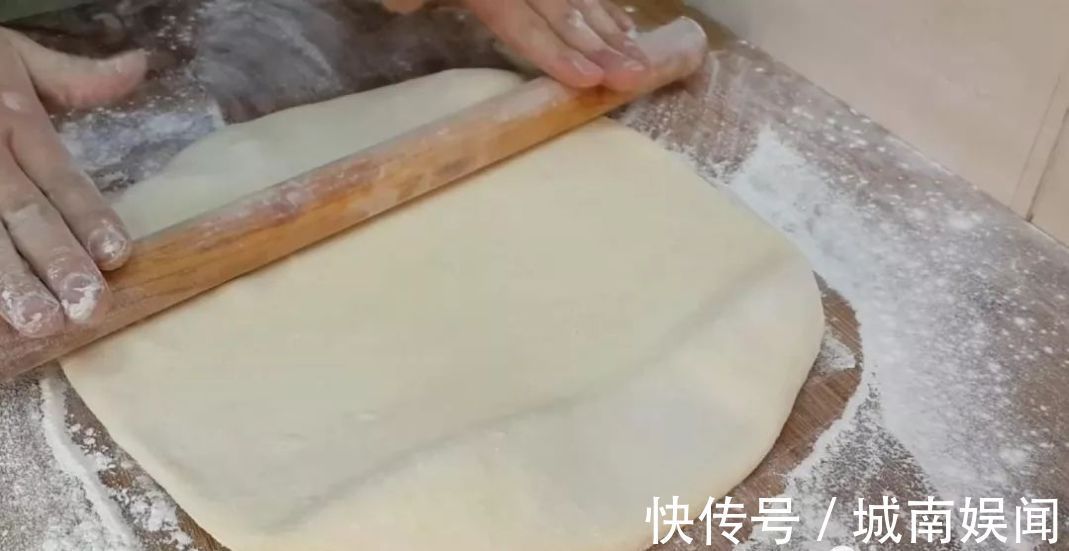 蒸馍|红豆又出新吃法,不烙饼不蒸馍,我家一周吃3次,比蛋糕好吃十倍