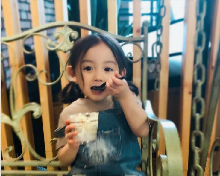 孩子是爷爷奶奶带的,还是父母自己带的,看一眼就知道了