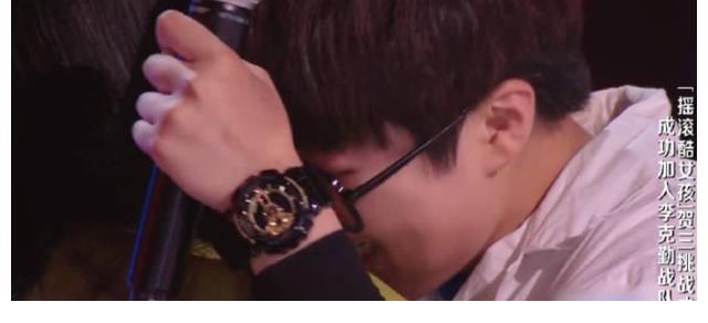 黄霄云|《好声音》:王靖雯PK输掉后崩溃大哭,为什么评论区都在骂贺三?