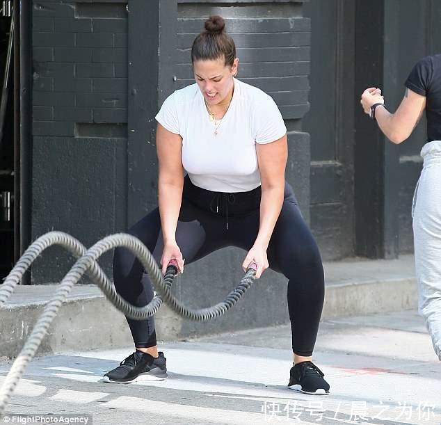 健身|大码模特坚持健身，打造“葫芦身材”让人羡慕，吸引粉丝百万