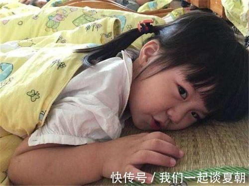 午睡|老师将一孩子午睡发群里,家长群一下炸了,亲妈认领:我家娃没错