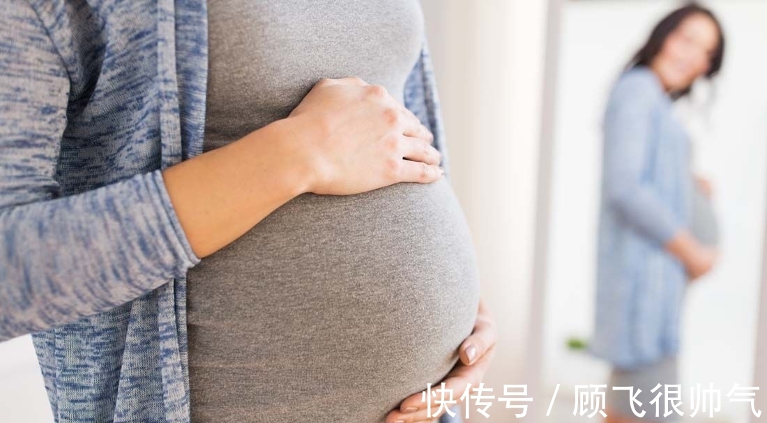 小菊|孕妇顺产双胞胎后大喊：肚子还在动，医生检查发现惊喜