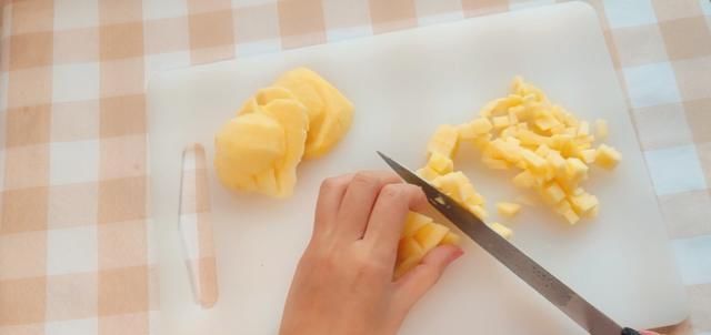 苹果派|宅在家里做一个香甜苹果派,简单又好吃,开启苹果新吃法