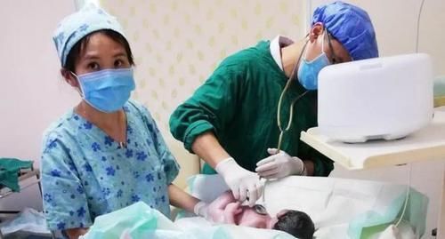 宝妈|18分钟完成生娃,宝妈炫耀自己体质好,医生泼冷水:想来很后怕
