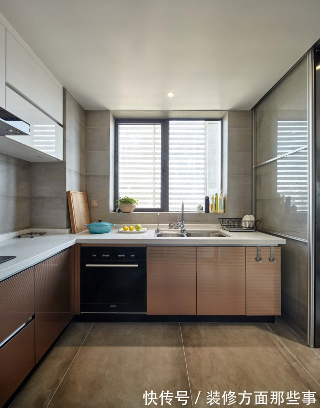 卧室|168平混搭风四居室,客厅以色调勾勒出一个恰如其分的蓝调区域