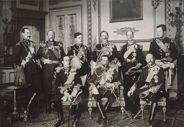 斗地主|超豪华阵容：1张照片9个国王，不斗地主不打麻将却搞出了一战