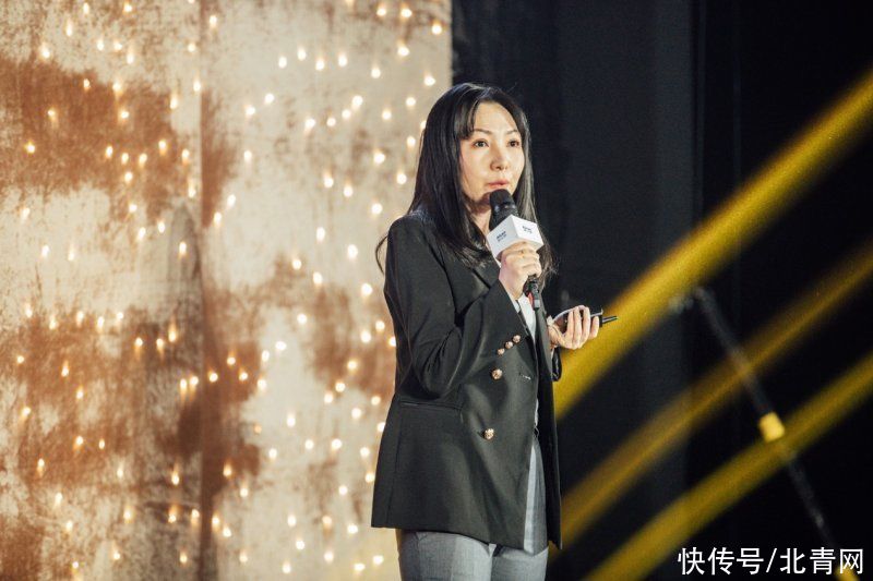 闪耀外观、舒适体验 爱尔康金装水梯度小棕盒日抛天猫小黑盒首发上市