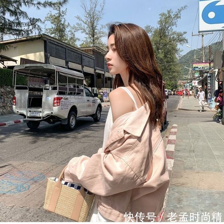 牛仔外套 春天开学季,“粉色”的穿搭,更为清新靓丽可爱动人