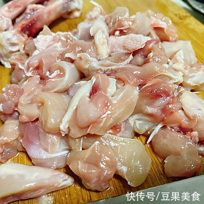 鸡腿肉|这道宫爆鸡丁一上桌，全家都爱吃