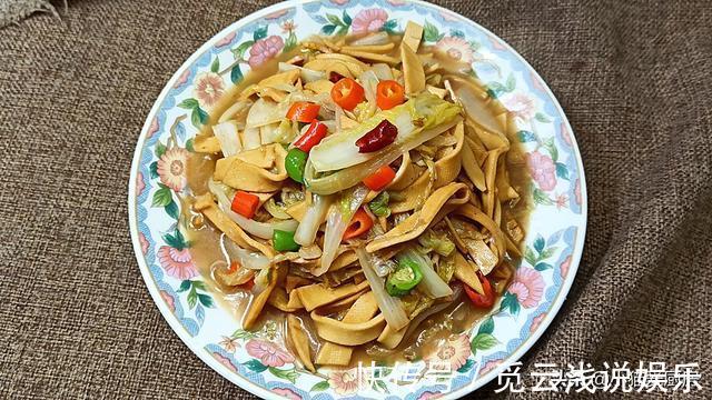 做法|白菜炖干豆腐这样做才好吃,做法简单,经济实惠,好吃又下饭