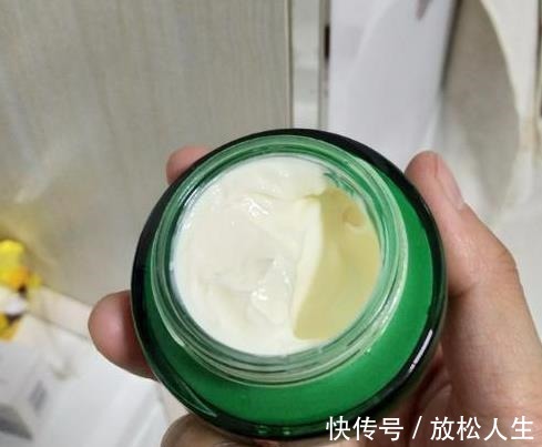 老年斑|药店有种“不起眼”的祛斑霜,雀斑老年斑都清除,美白祛斑还嫩肤!