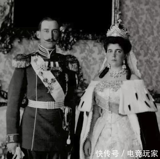 头饰$来自俄罗斯皇室的神秘珠宝,奢华的设计风格,带你领略不一样的美!