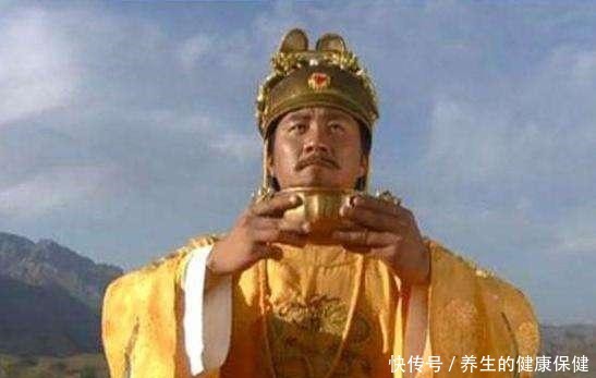 宫女|一宫女给熬夜的朱元璋送了一碗热粥，朱元璋抬头一看，杀！