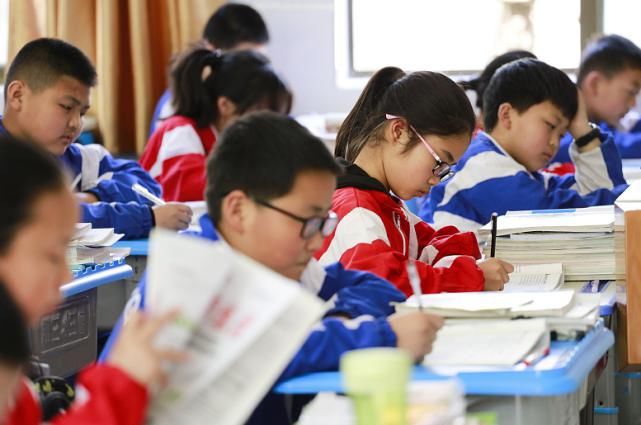 基础知识|初中学习成绩跟不上，往往是基础知识掌握不牢，学生可要抓住重点