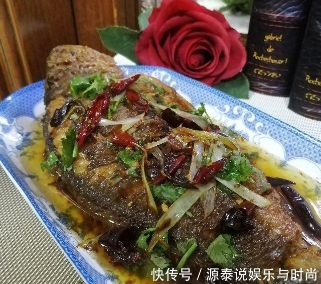 红烧大黄花鱼,鱼肉鲜嫩,汤汁浓郁