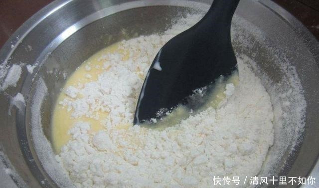 在家就能做的蛋糕，酸甜可口味道好，越吃越上瘾，一次能吃一大块