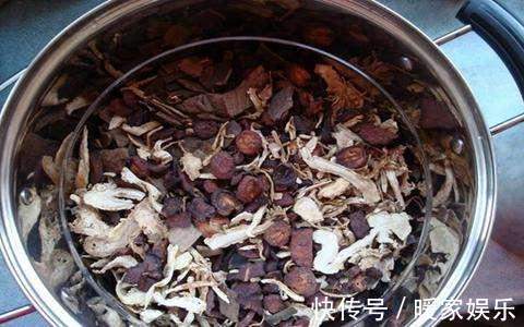 中药|养花高手透露真相把这几种东西当花肥后,几十年没买过花肥