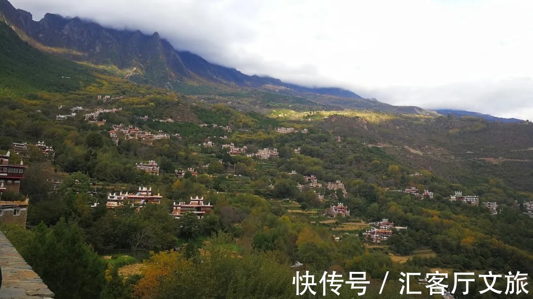 雪山|精致奇巧，大气磅礴，这个冬天就去圣洁神秘又丰富绚烂的川西！