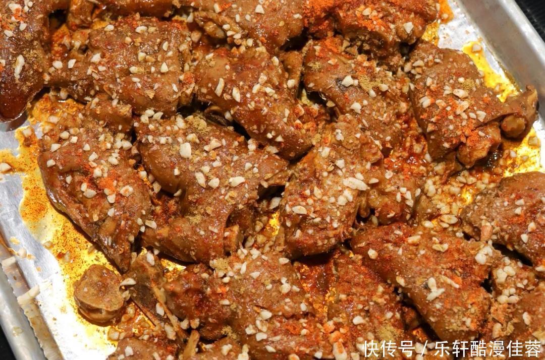 惊！让食客馋了 30 年的粉蒸肉和猪蹄，就在汉口楚李记粉蒸肉