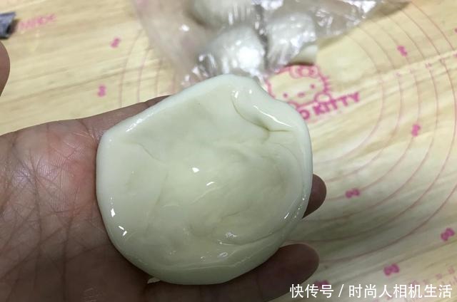 做法|面粉换个做法,个个空心,鼓大泡,咬一口酥掉渣,比面包好吃