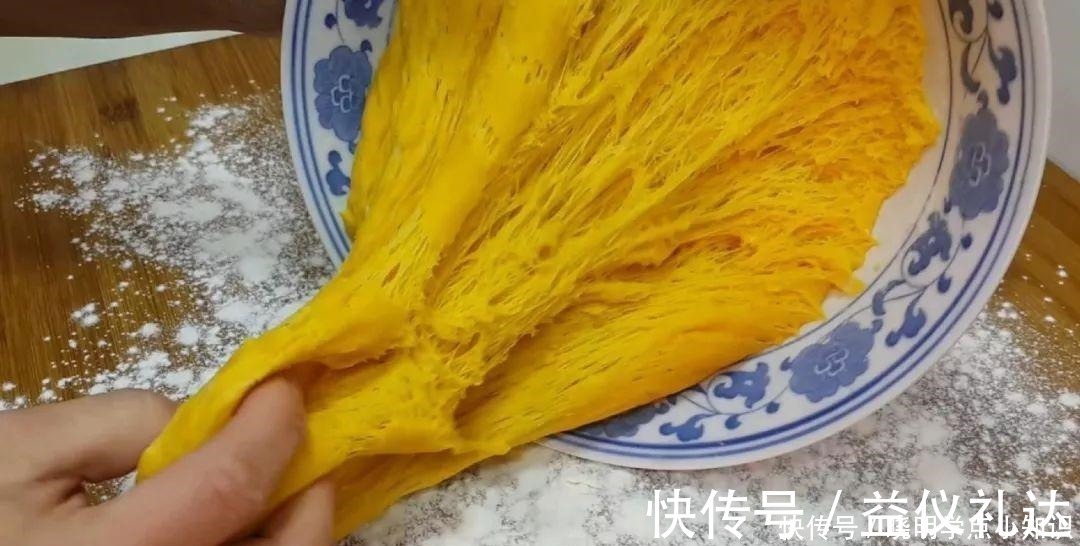 油条|半个南瓜，1个鸡蛋，不用一滴水，比油条做法简单，比蛋糕都好吃