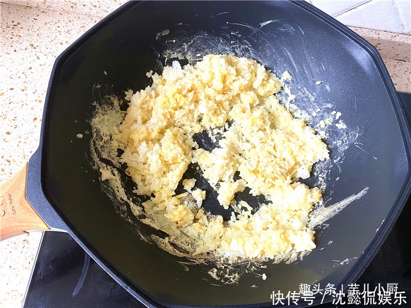  不好|蛋炒饭看似简单，很多人却做不好，教你小诀窍，粒粒分明特别的香