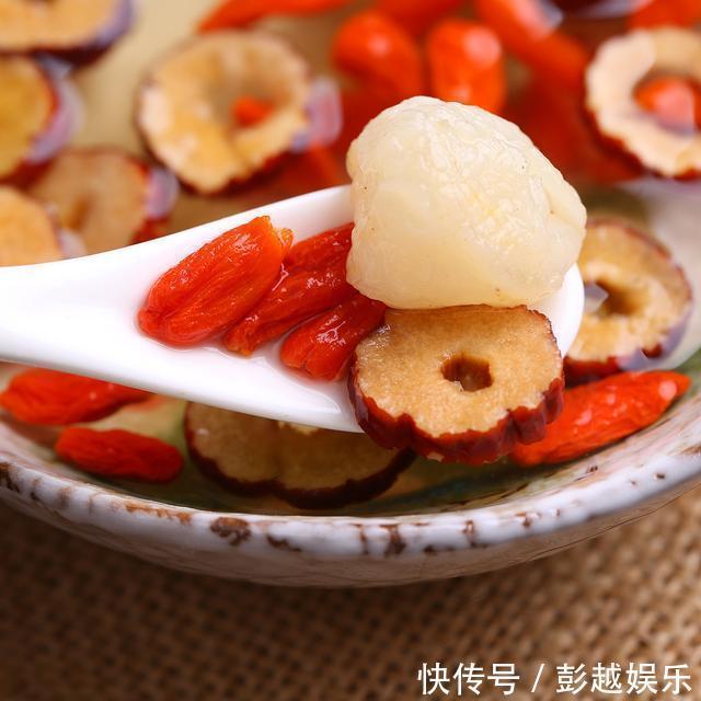 女人|女人不想老,想皮肤白净有弹性,就常吃这几种不起眼的食物