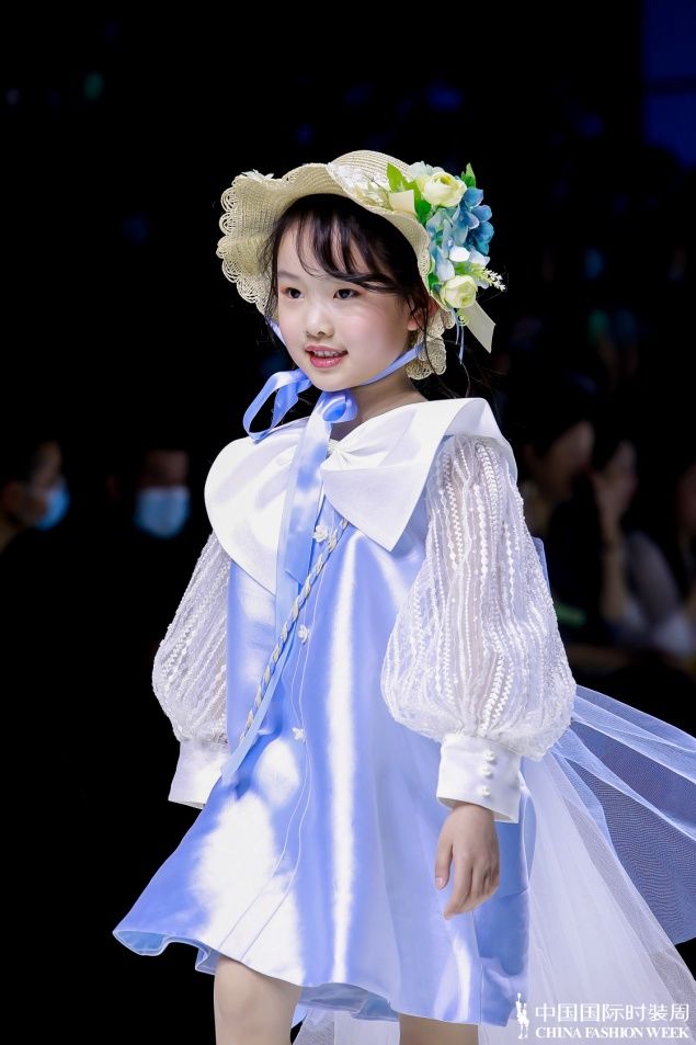 红鼓小爱?笑容魔法——AW2021中国国际时装周全新发布