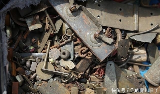 耗时|男子耗时21年从农村收集废品,足足装满30箱,如今价值翻涨