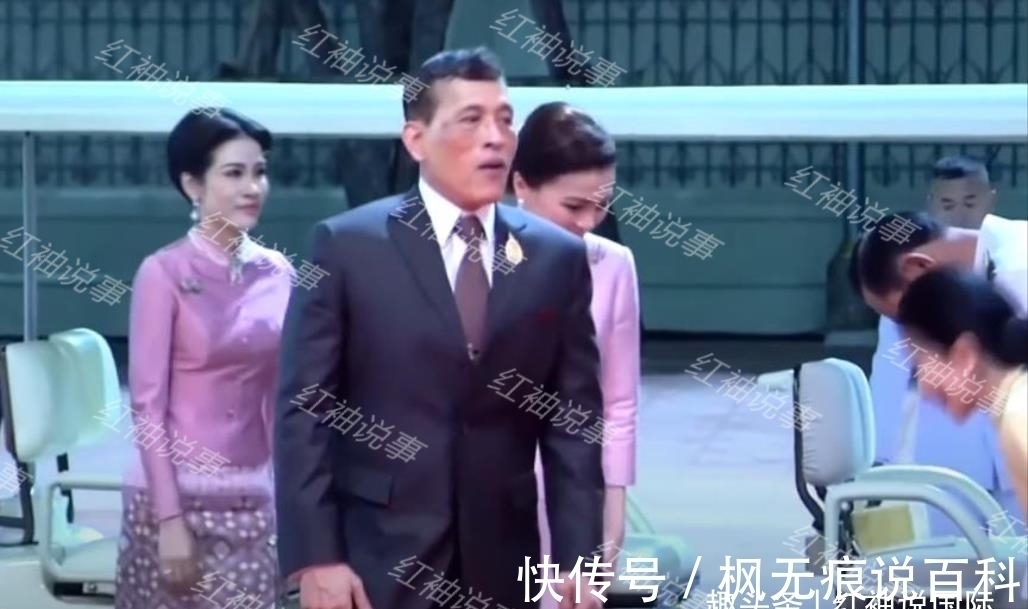 泰王!诗妮娜贵妃卑微入骨!跟在帝后身后一路小跑,连腰都不敢直起来