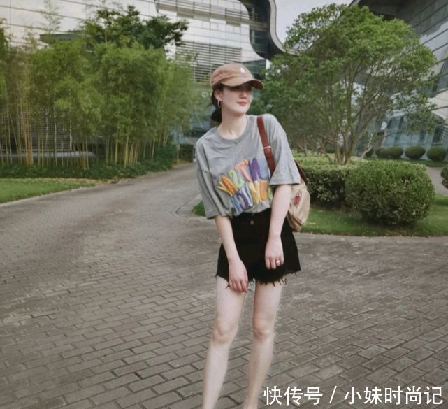 格纹裤|怎么穿T恤才好看?采用简单的穿搭技巧,就能让普通的T恤不再普通