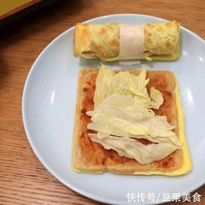 轻脂|#夏日开胃餐# 一人食轻脂早餐?全麦鸡蛋煎饼&amp;番茄大虾汤