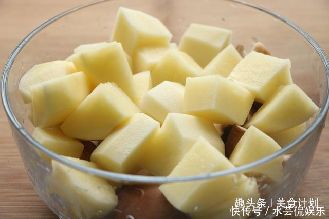 牛肉|伏天最爱的一锅炖,有肉有菜有汤汁,每次孩子总能吃2碗米饭!