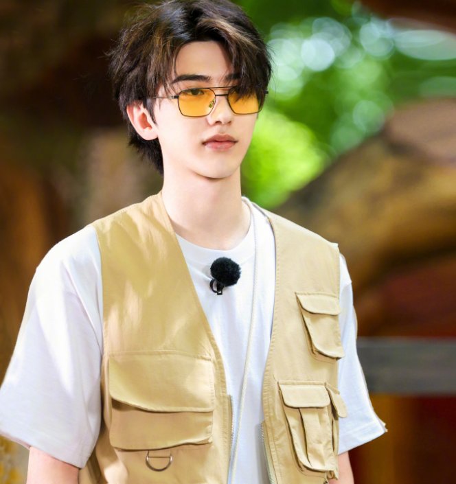 合作|《跑男》不再是唯一綜藝，網(wǎng)傳蔡徐坤與何炅合作，新節(jié)目大家很熟