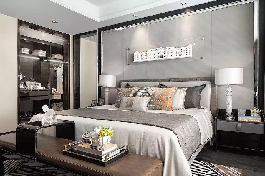 利用率|还在买衣柜现在流行“挖墙”装衣橱!