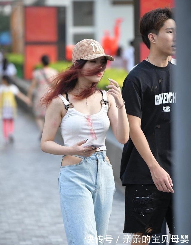 时尚 曲线再美的紧身瑜伽裤,也可以改善气质和身材,使身材更加突出!