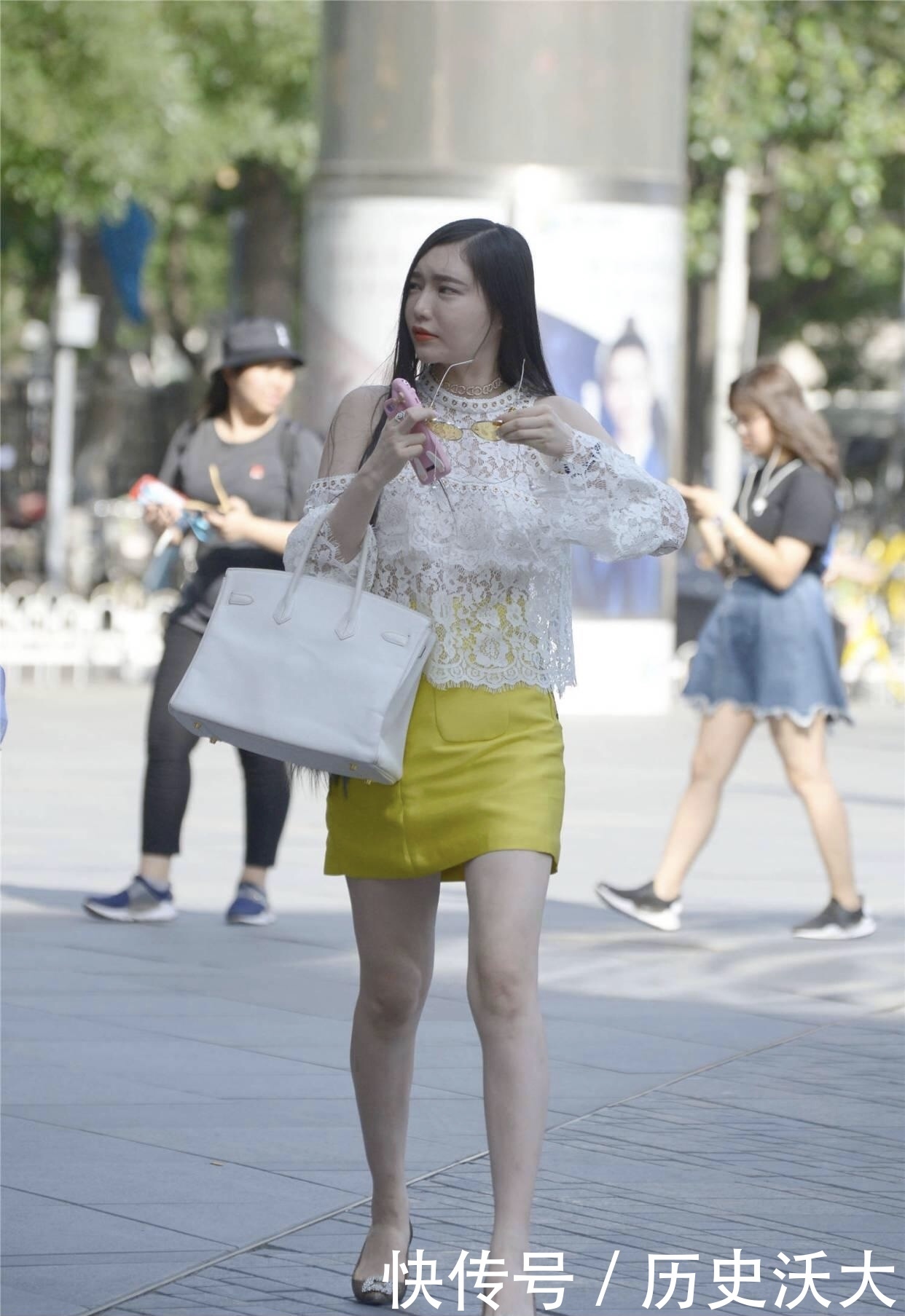 时尚|精致的短裙穿搭,简约风格还衬托出时尚大气