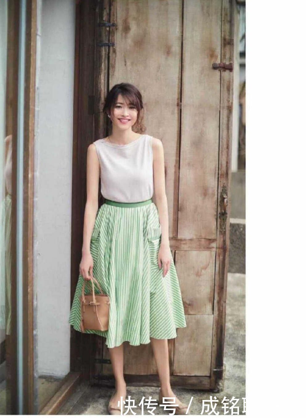 时尚|中年女人要美得优雅,这几款服装减龄又显身材,时尚又能彰显品位